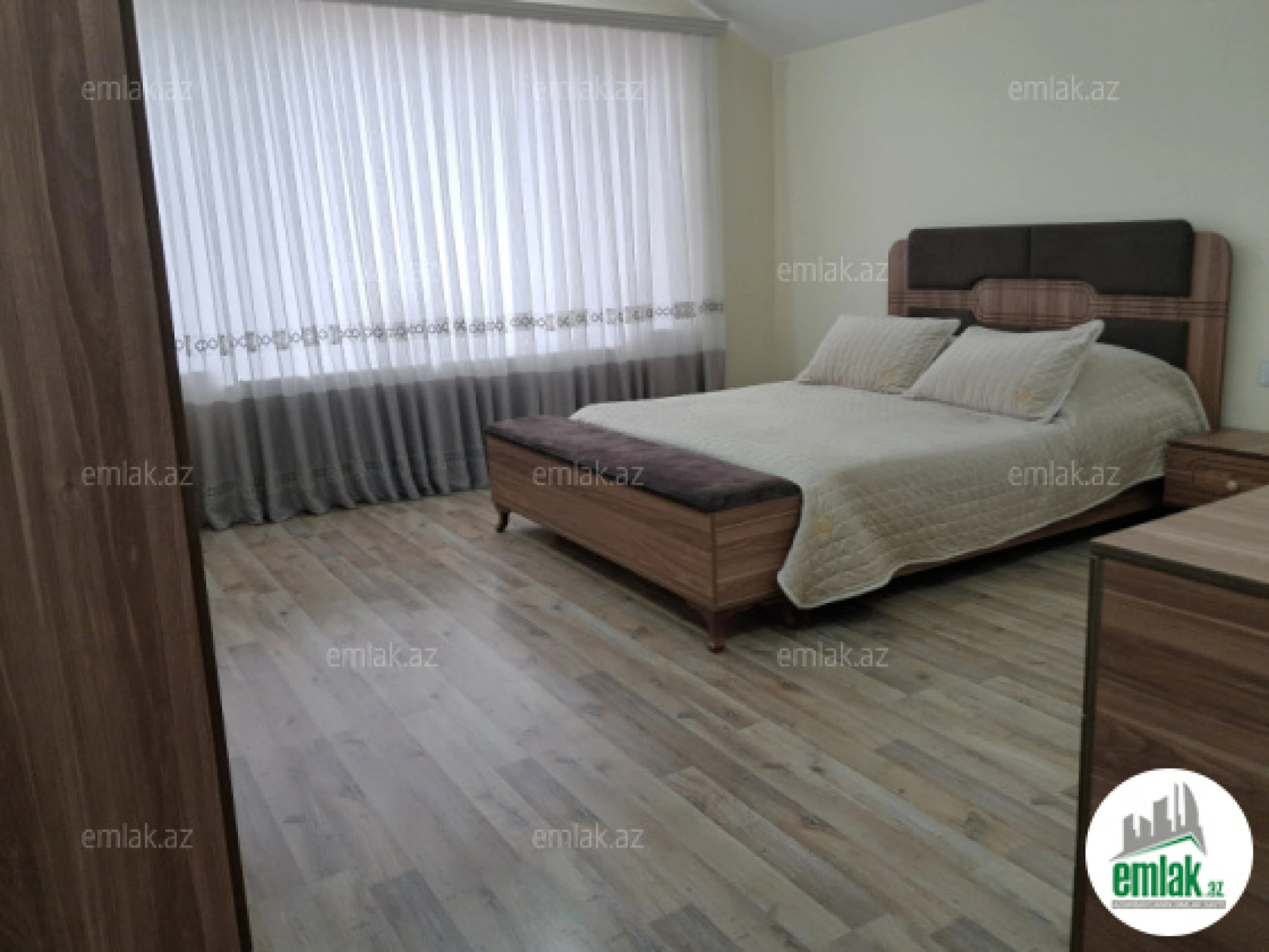 Satılır 4 otaqlı həyət evi 200 m²