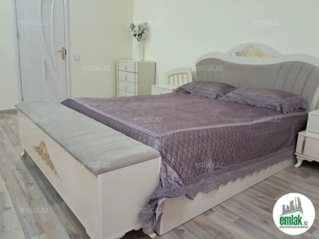 Satılır 4 otaqlı həyət evi 200 m²
