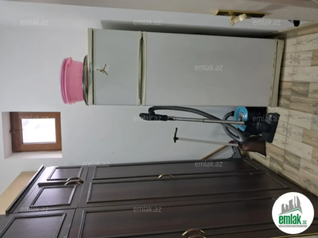 Satılır 4 otaqlı həyət evi 200 m²