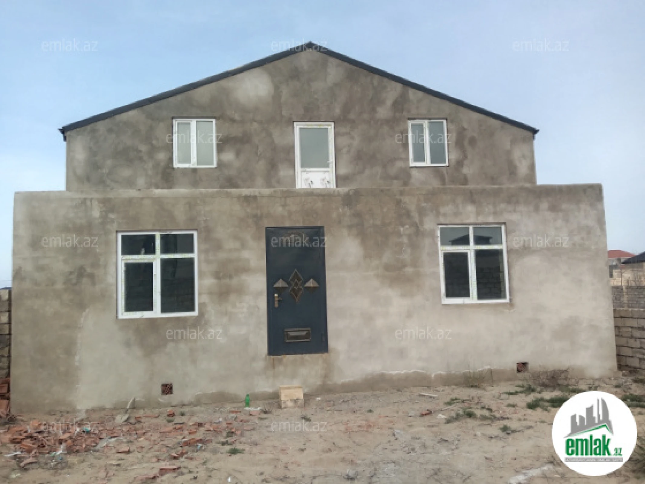 Satılır 4 otaqlı mənzil 158 m²
