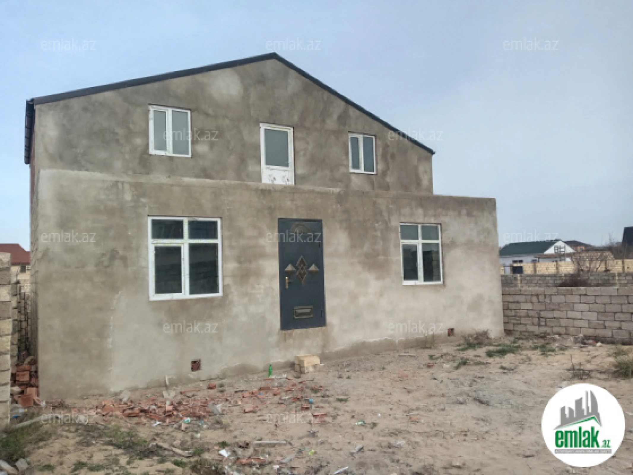 Satılır 4 otaqlı mənzil 158 m²