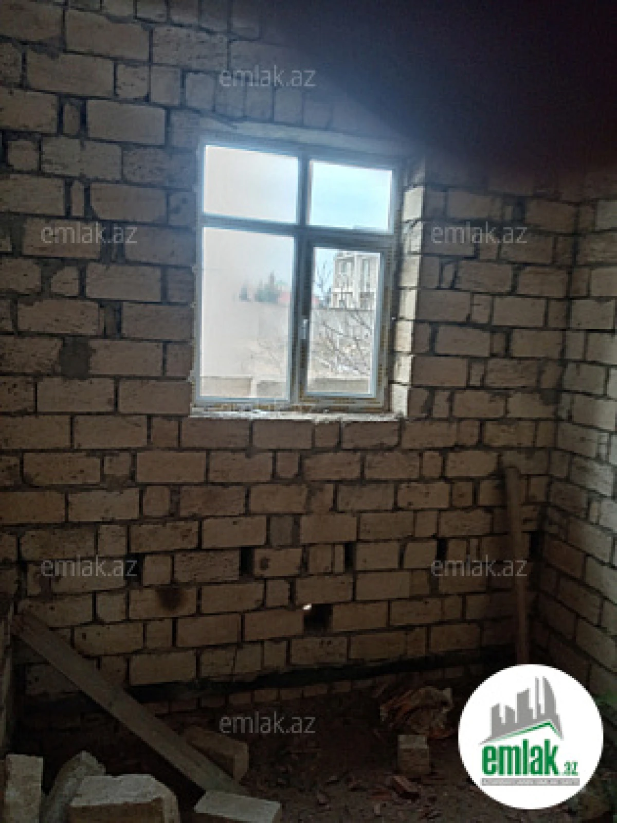 Satılır 4 otaqlı mənzil 158 m²