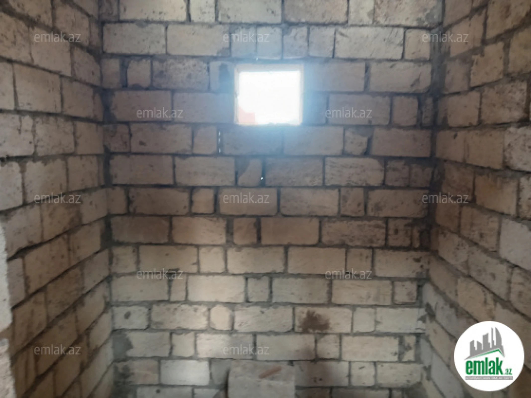 Satılır 4 otaqlı mənzil 158 m²