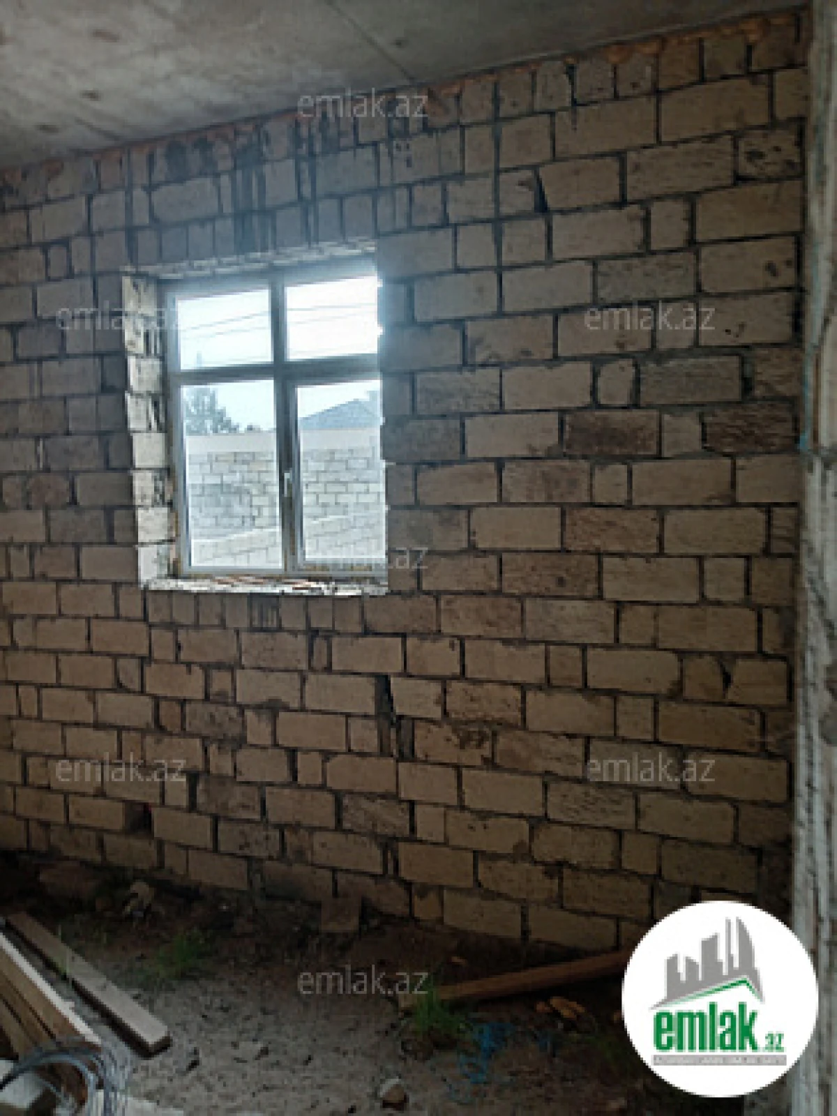 Satılır 4 otaqlı mənzil 158 m²