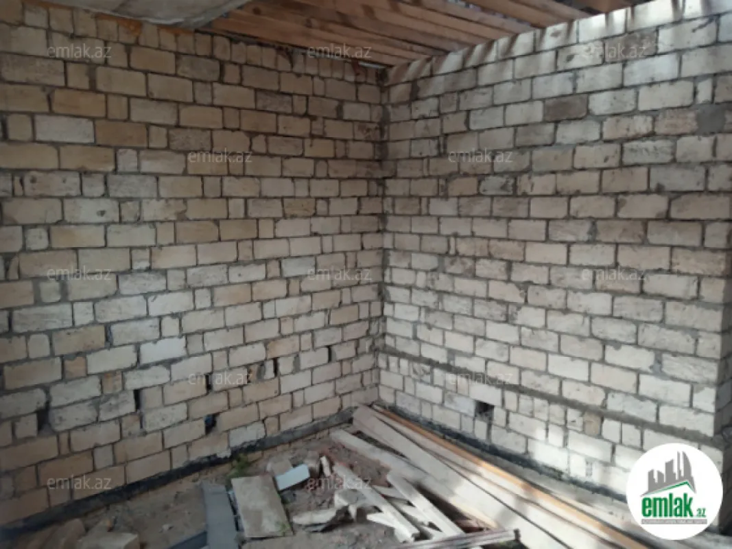 Satılır 4 otaqlı mənzil 158 m²