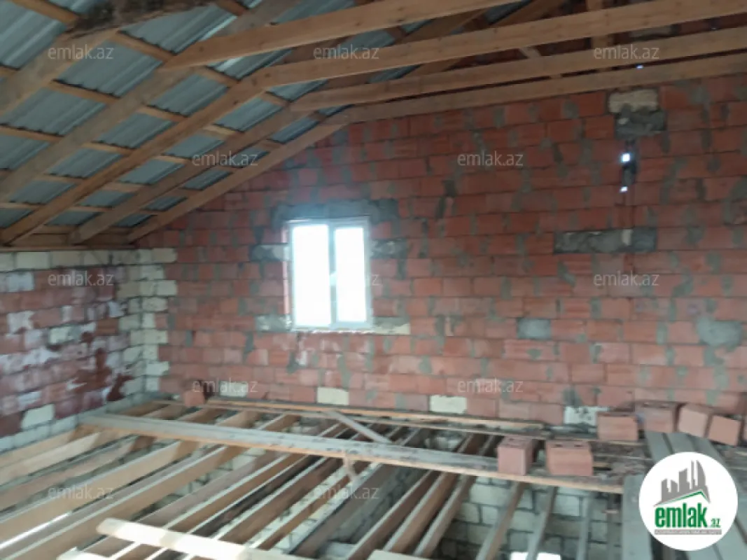 Satılır 4 otaqlı mənzil 158 m²