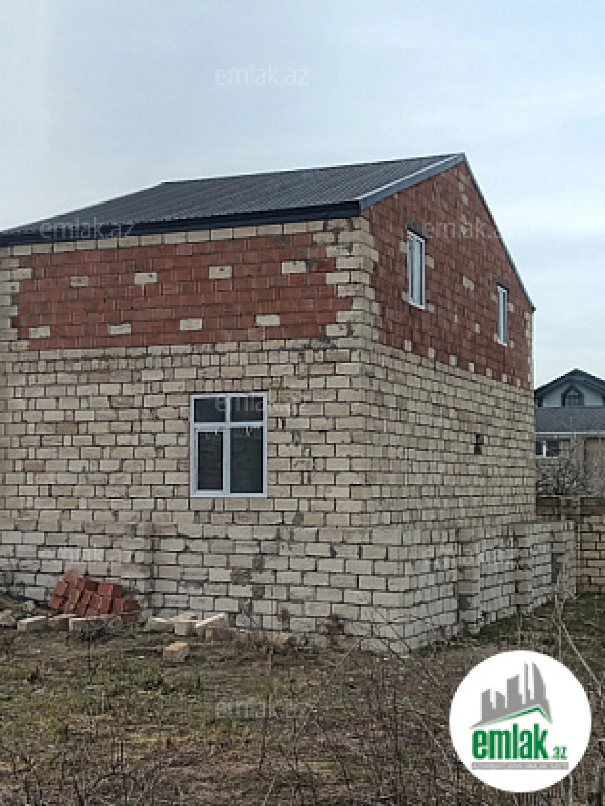 Satılır 4 otaqlı mənzil 158 m²