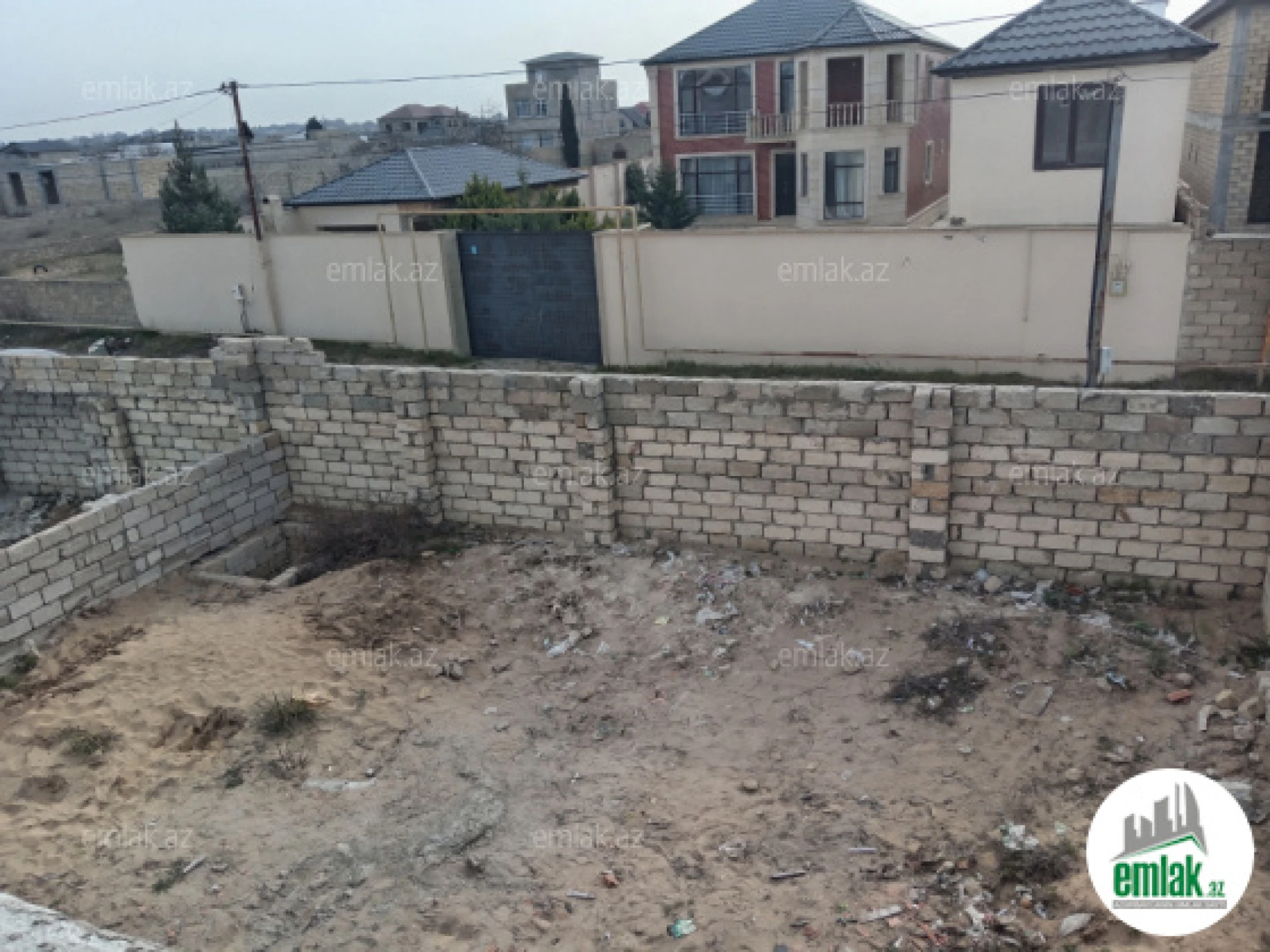 Satılır 4 otaqlı mənzil 158 m²