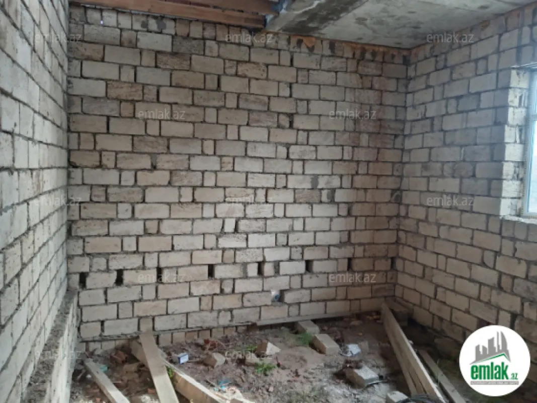 Satılır 4 otaqlı mənzil 158 m²