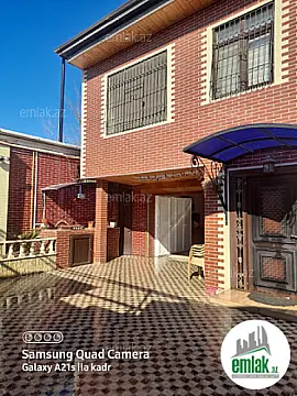 Satılır 6 otaqlı həyət evi 240 m²