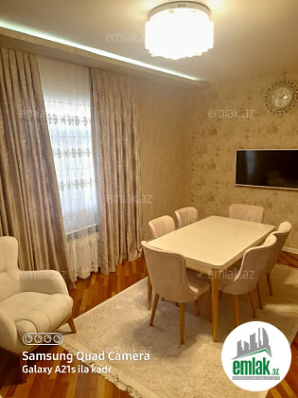 Satılır 6 otaqlı həyət evi 240 m²