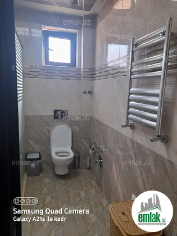 Satılır 6 otaqlı həyət evi 240 m²