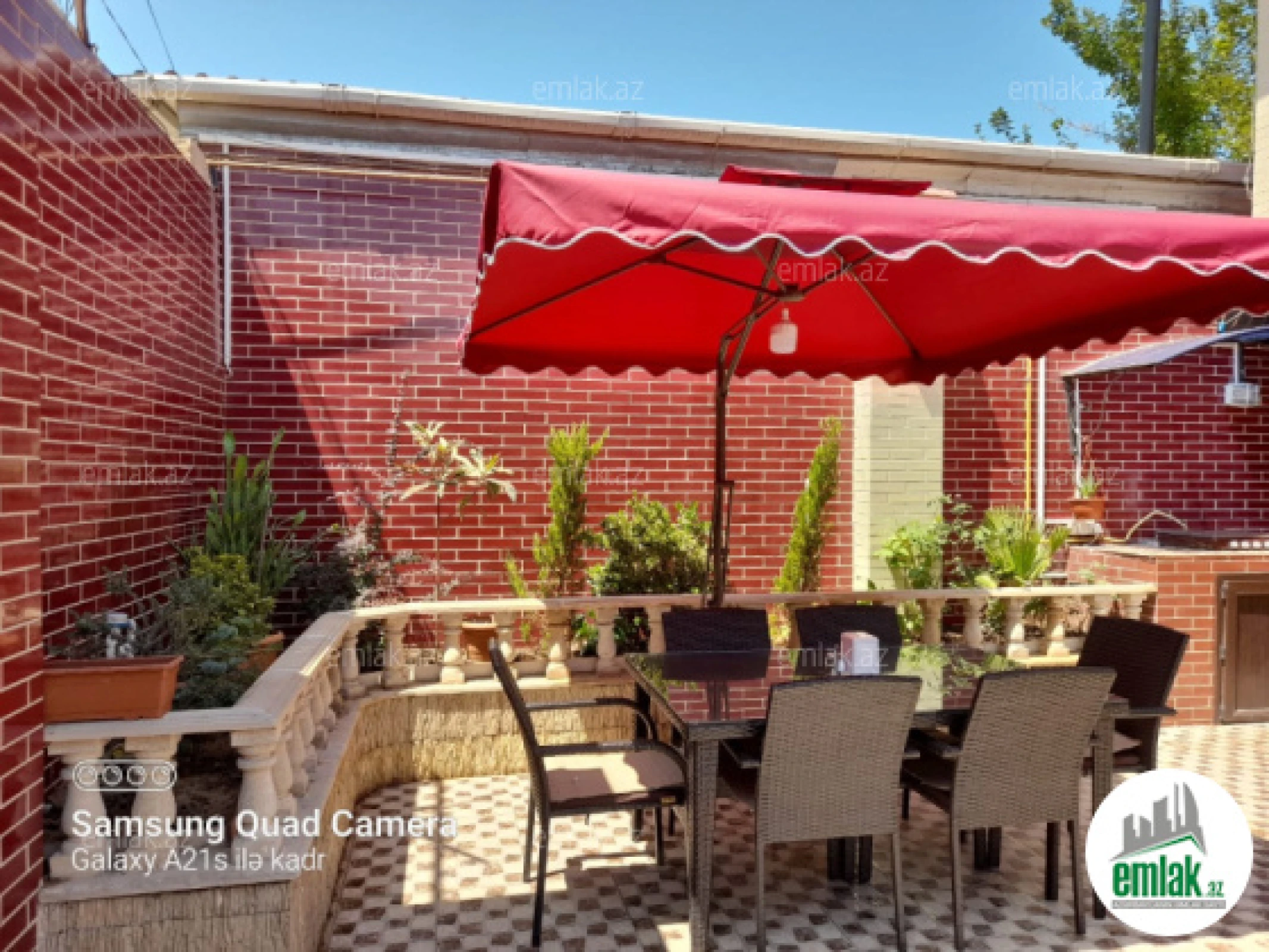 Satılır 6 otaqlı həyət evi 240 m²