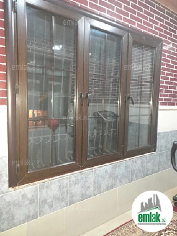 Satılır 6 otaqlı həyət evi 240 m²
