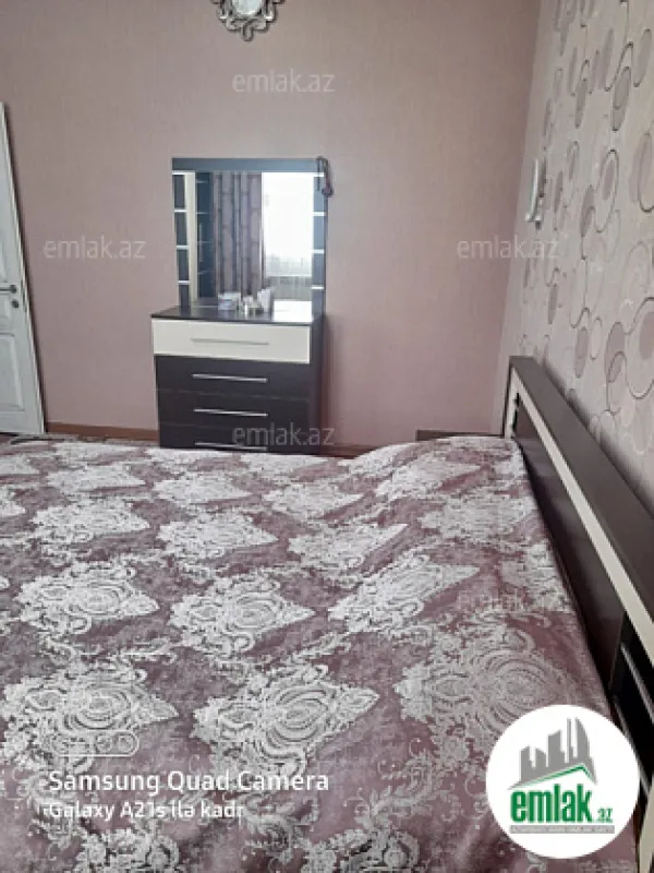 Satılır 6 otaqlı həyət evi 240 m²