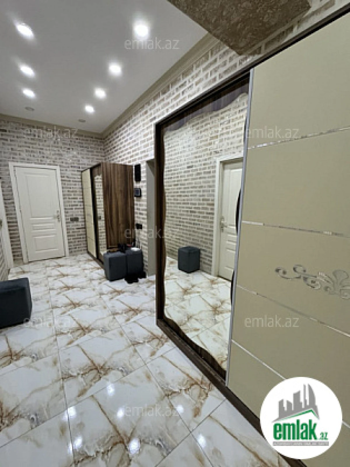 Satılır 2 otaqlı yeni tikili 83 m²