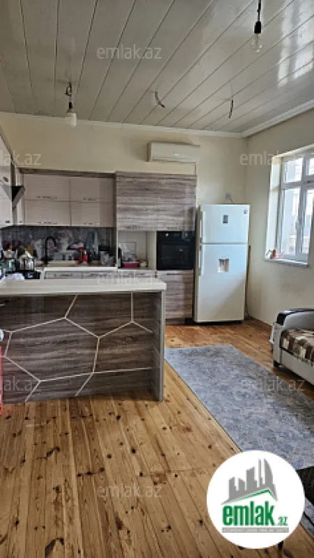 Satılır 5 otaqlı həyət evi 300 m²