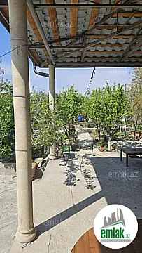 Satılır 5 otaqlı həyət evi 300 m²