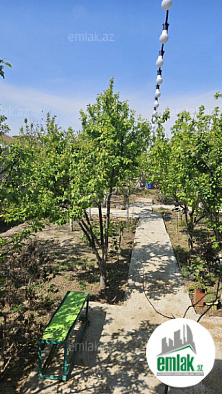 Satılır 5 otaqlı həyət evi 300 m²