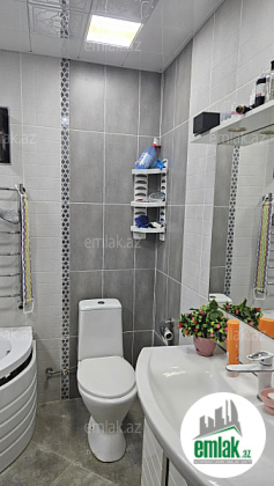 Satılır 5 otaqlı həyət evi 300 m²