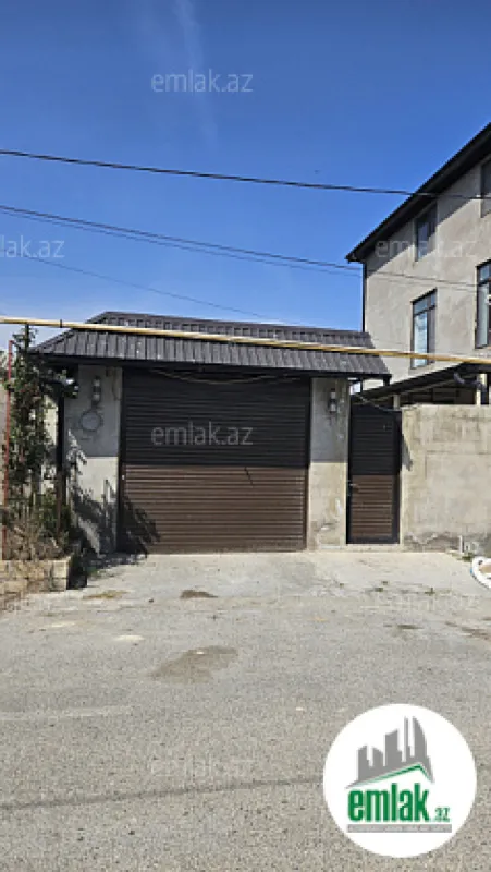 Satılır 5 otaqlı həyət evi 300 m²