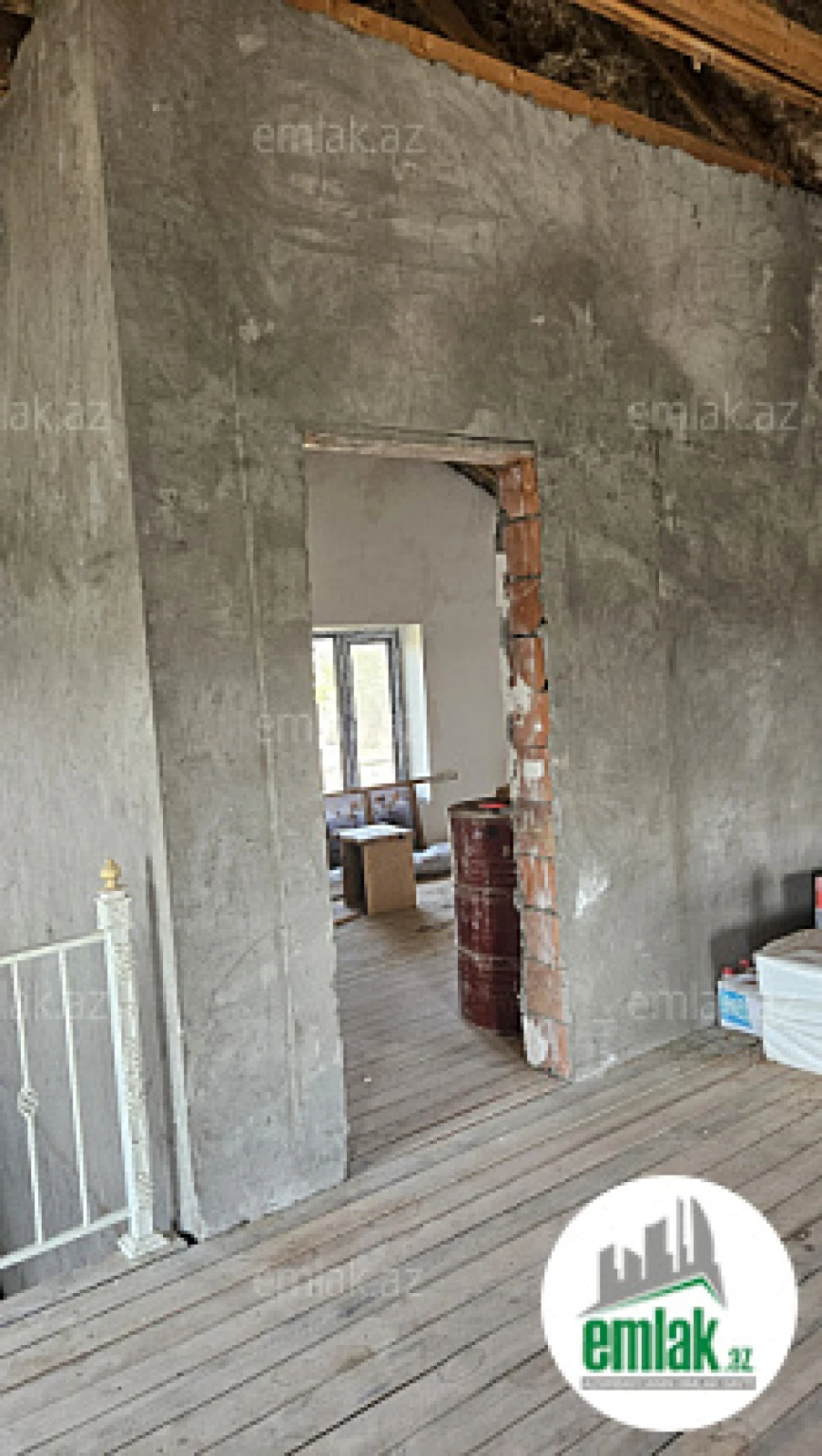 Satılır 5 otaqlı həyət evi 300 m²