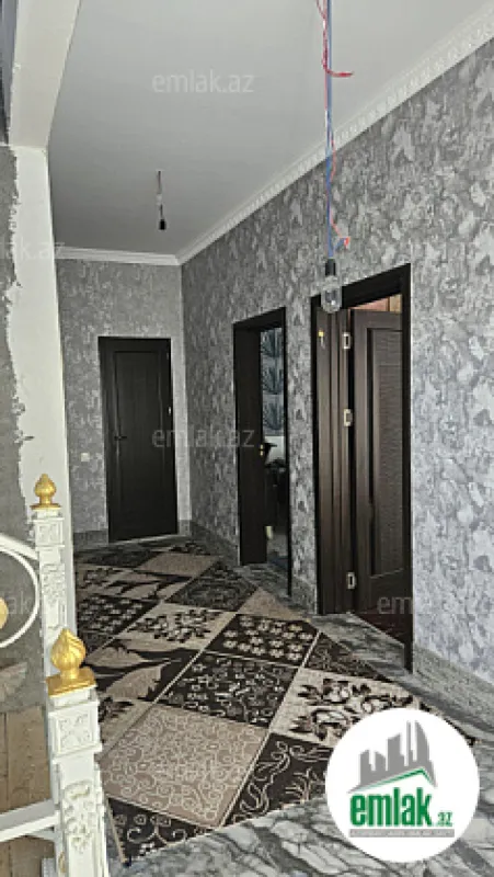 Satılır 5 otaqlı həyət evi 300 m²