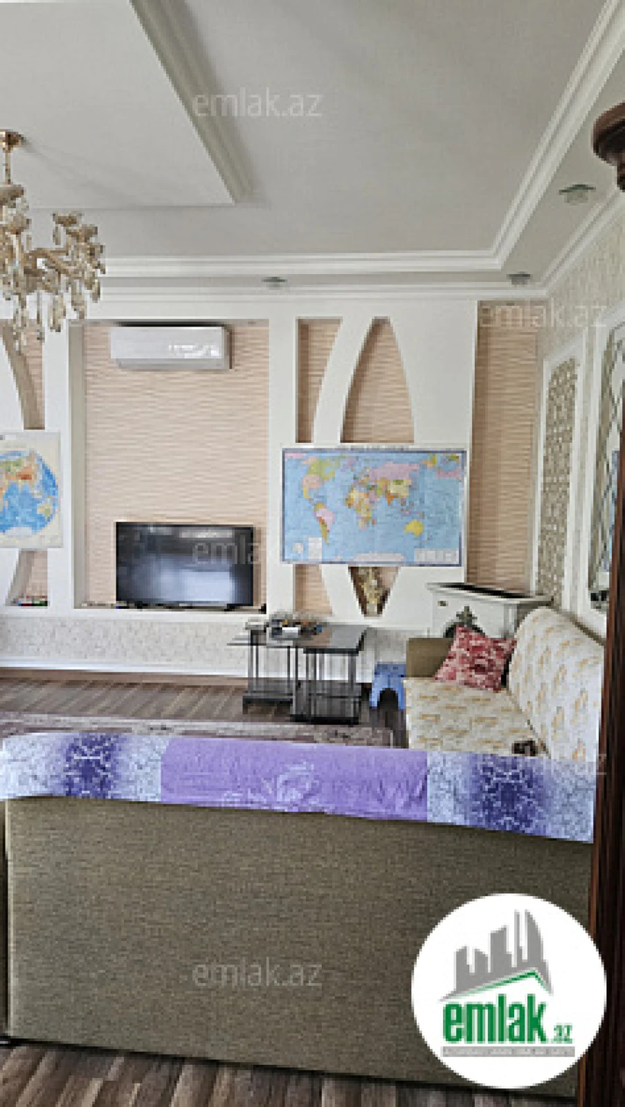 Satılır 5 otaqlı həyət evi 300 m²