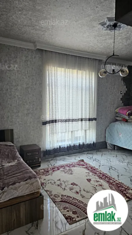Satılır 5 otaqlı həyət evi 300 m²