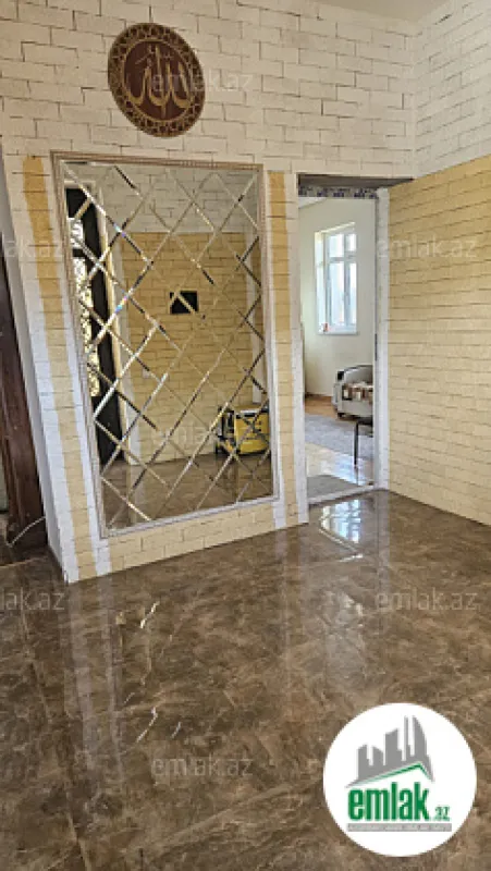 Satılır 5 otaqlı həyət evi 300 m²