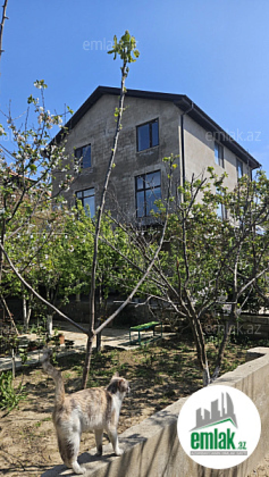 Satılır 5 otaqlı həyət evi 300 m²