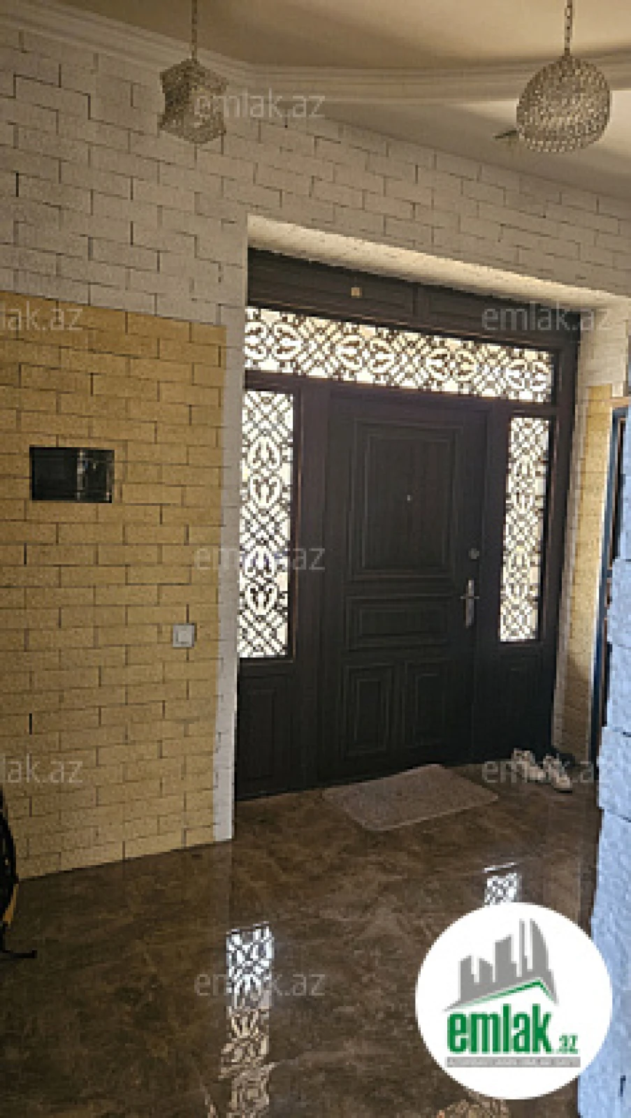 Satılır 5 otaqlı həyət evi 300 m²