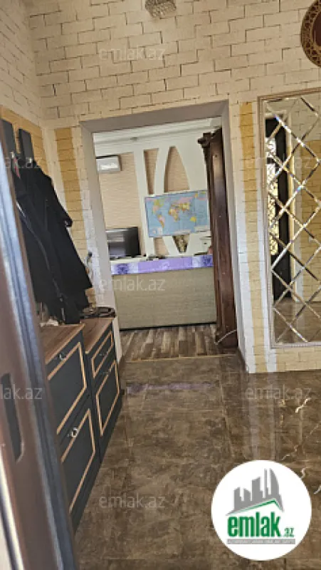 Satılır 5 otaqlı həyət evi 300 m²