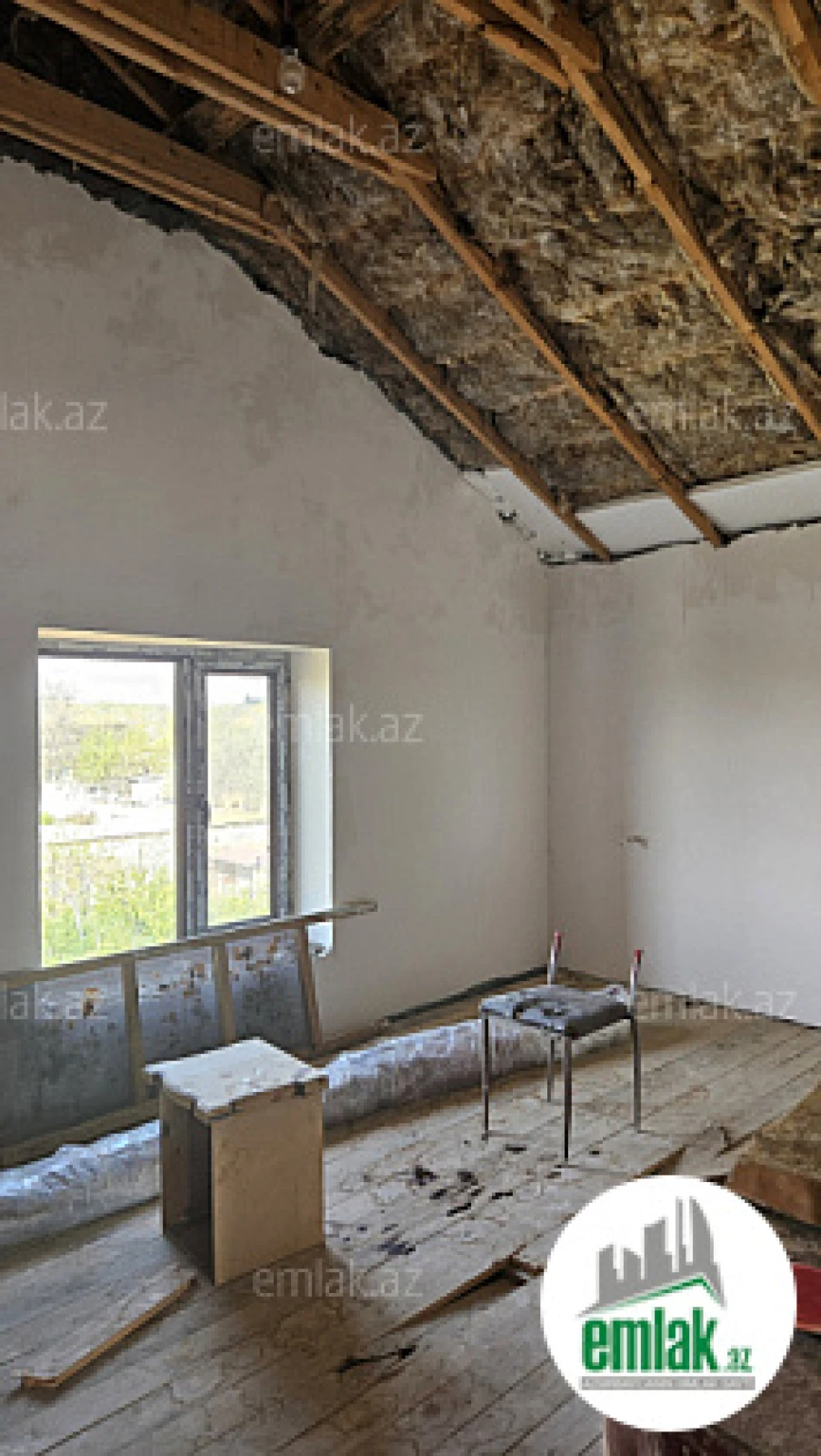 Satılır 5 otaqlı həyət evi 300 m²