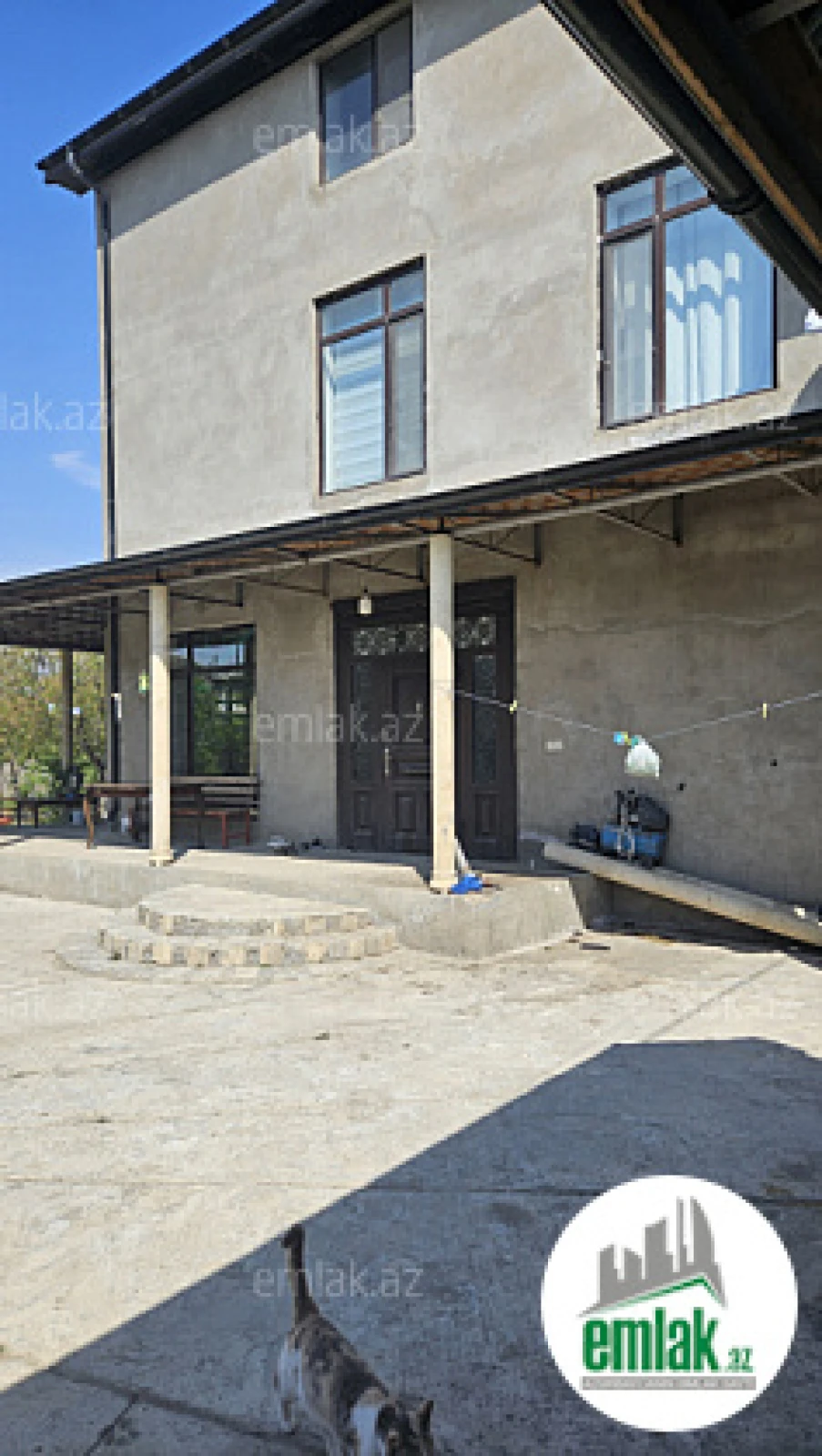 Satılır 5 otaqlı həyət evi 300 m²