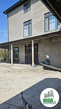 Satılır 5 otaqlı həyət evi 300 m²