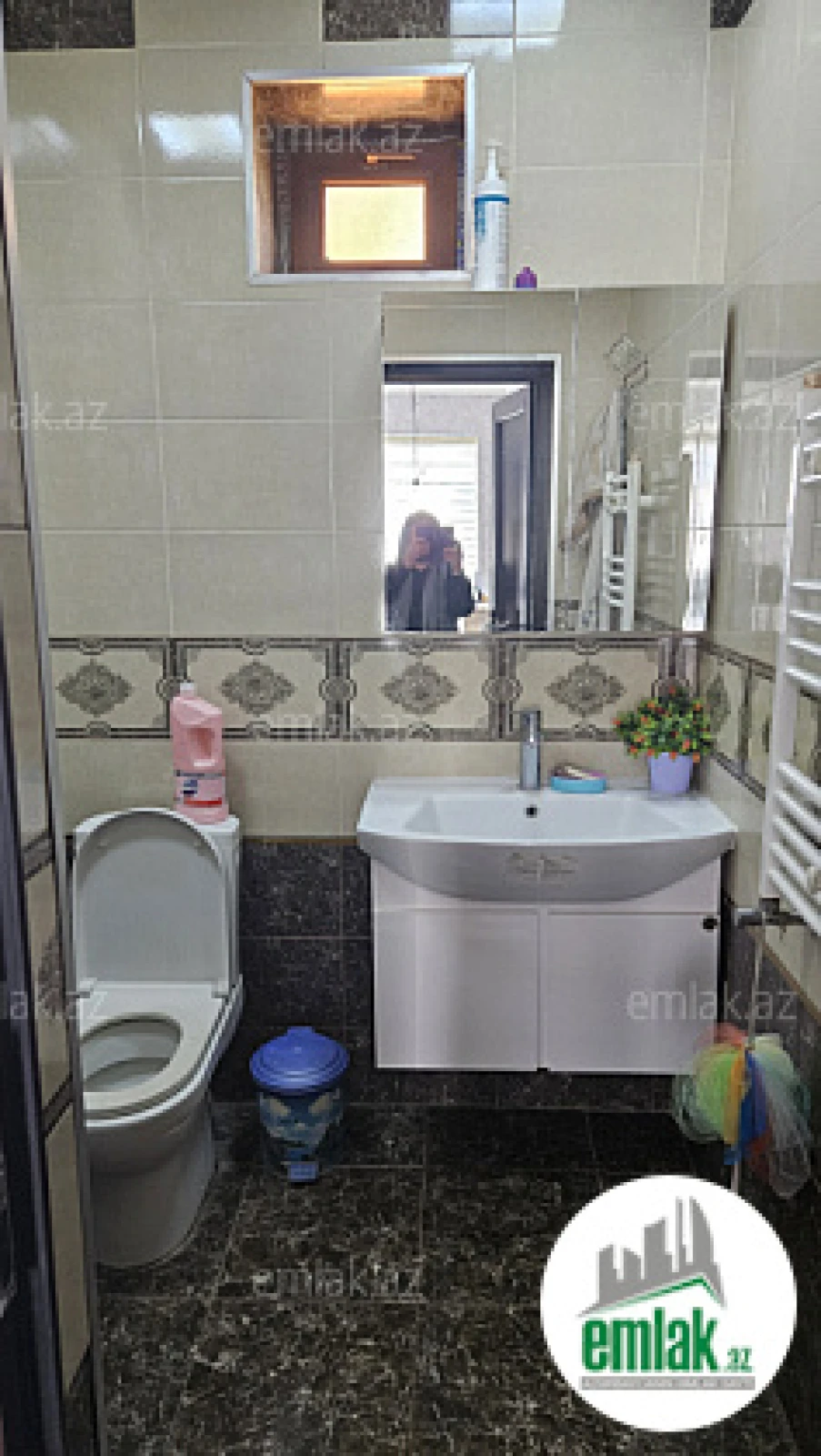 Satılır 5 otaqlı həyət evi 300 m²