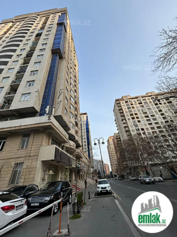 Satılır 3 otaqlı yeni tikili 220 m²