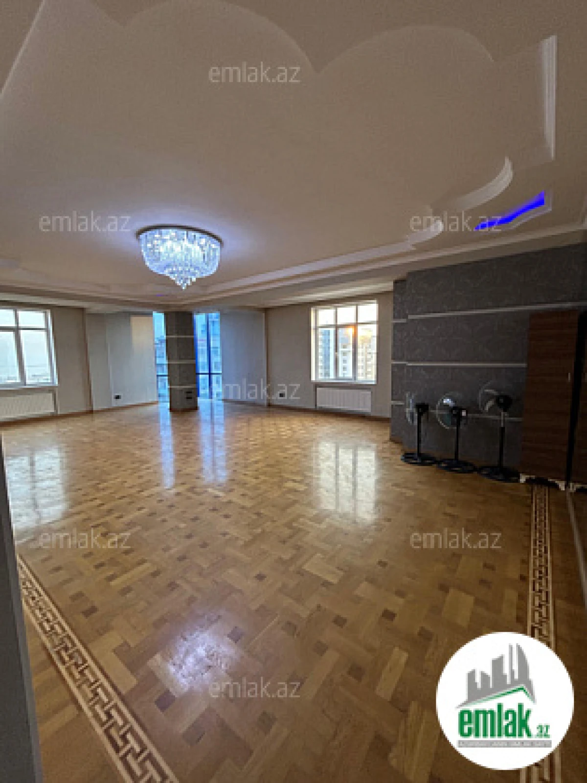 Satılır 3 otaqlı yeni tikili 220 m²