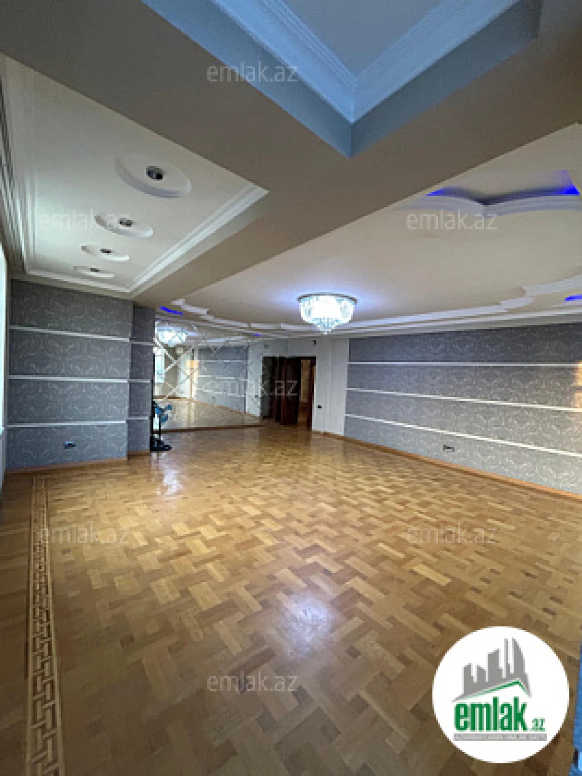 Satılır 3 otaqlı yeni tikili 220 m²