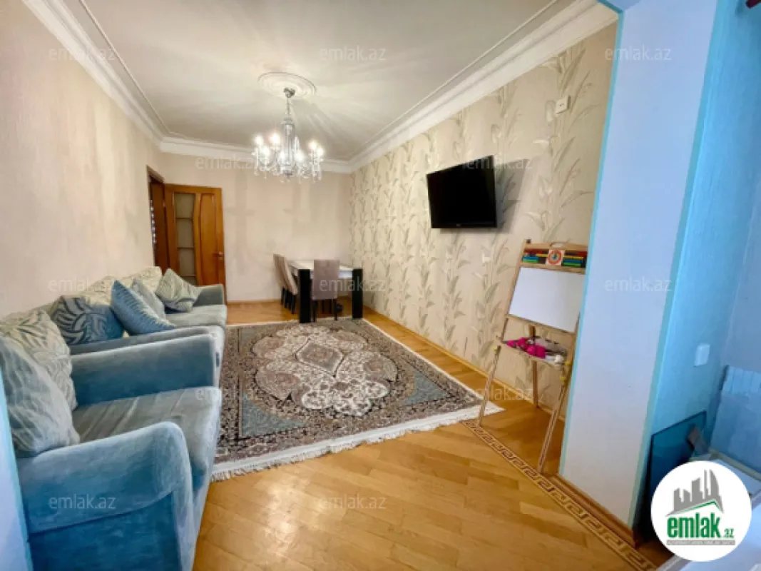 Satılır 3 otaqlı köhnə tikili 90 m²