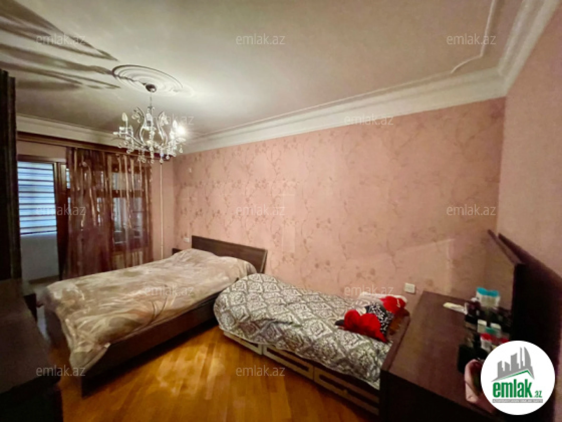 Satılır 3 otaqlı köhnə tikili 90 m²