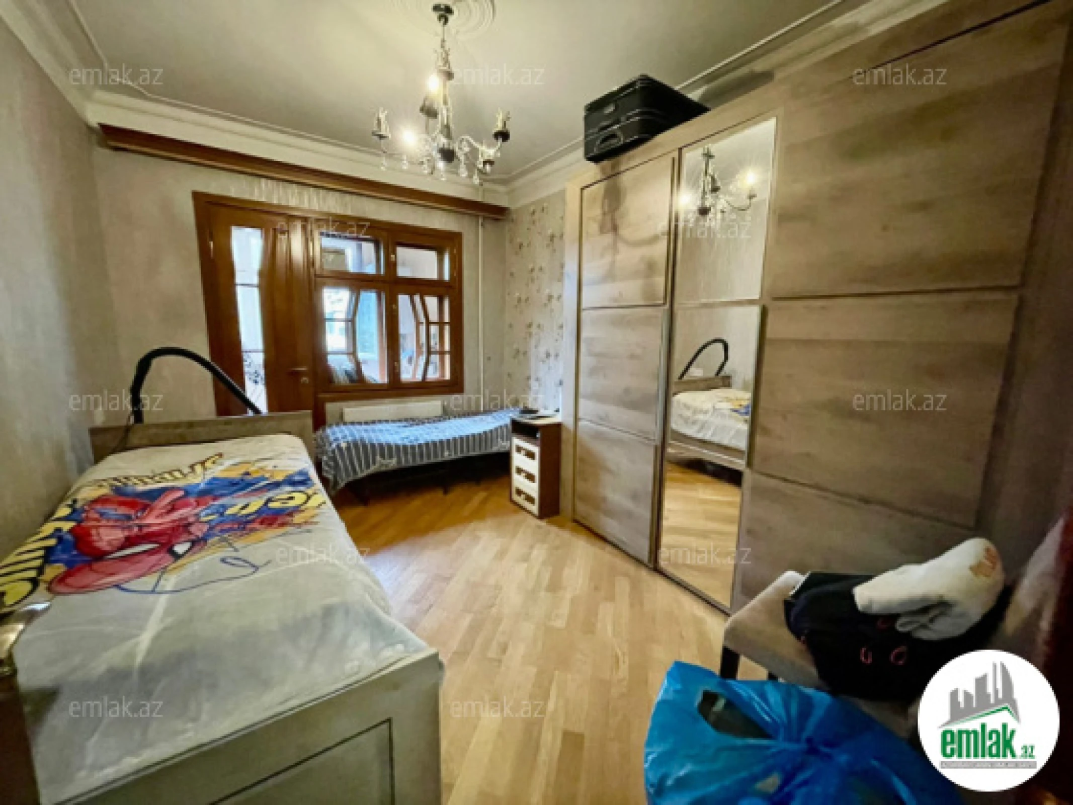 Satılır 3 otaqlı köhnə tikili 90 m²