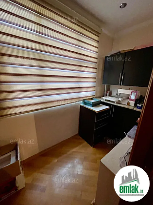 Satılır 3 otaqlı köhnə tikili 90 m²