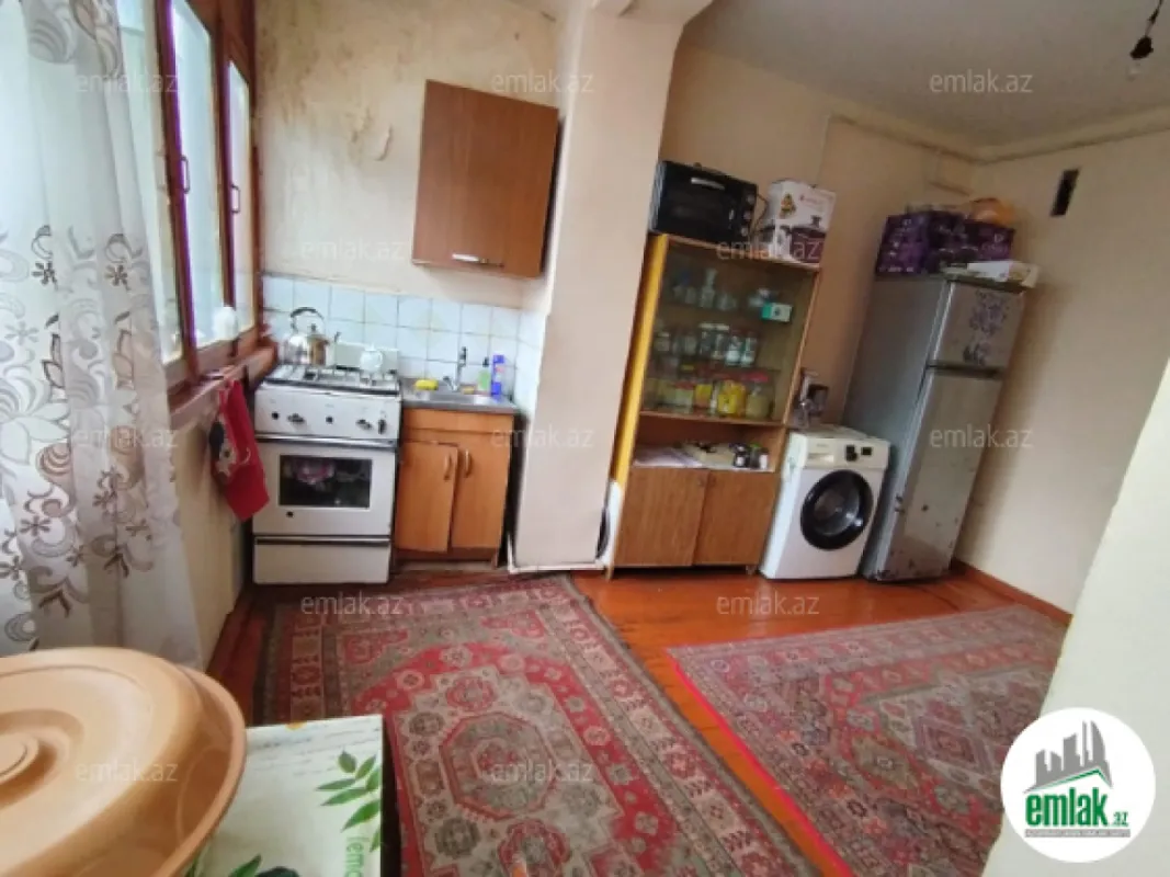 Satılır 2 otaqlı köhnə tikili 70 m²
