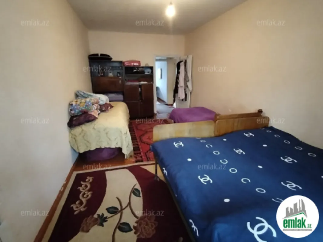 Satılır 2 otaqlı köhnə tikili 70 m²