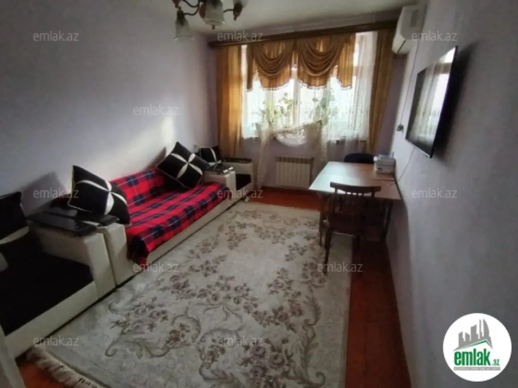 Satılır 2 otaqlı köhnə tikili 70 m²