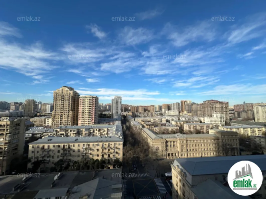 Satılır 4 otaqlı yeni tikili 190 m²