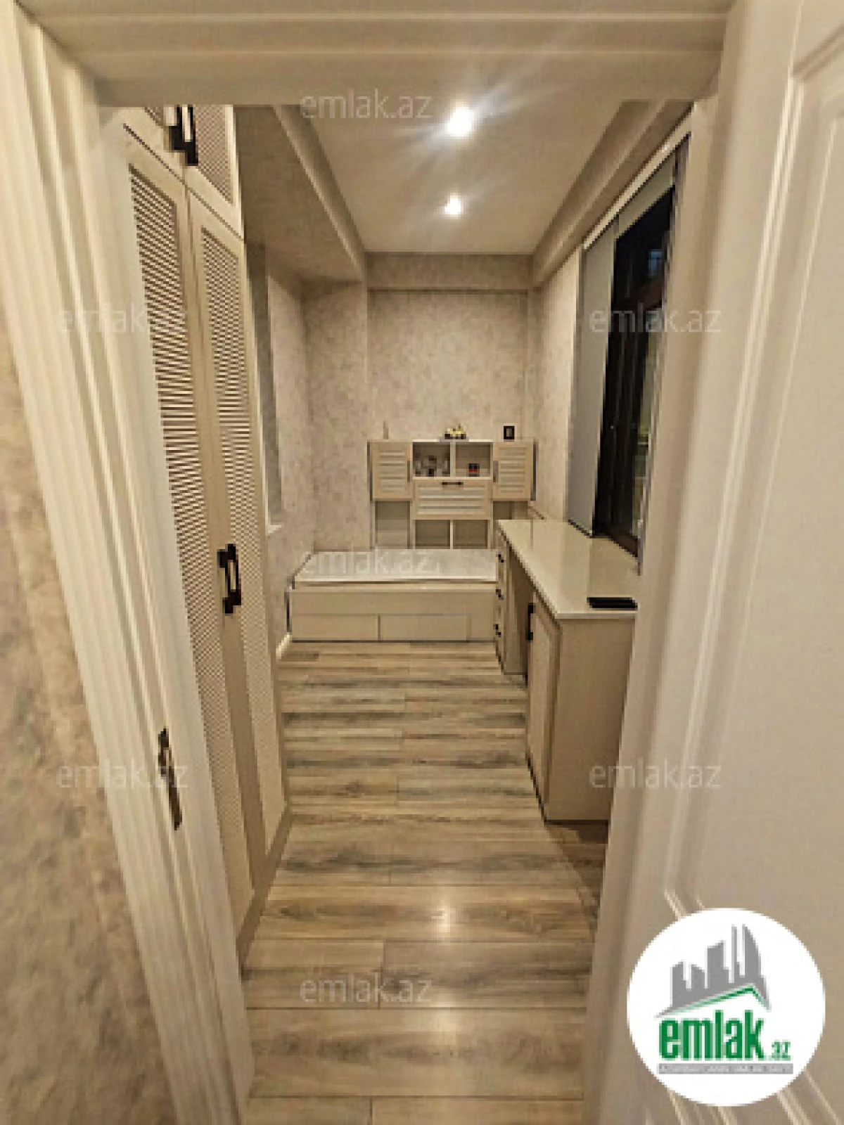 Satılır 3 otaqlı yeni tikili 70 m²