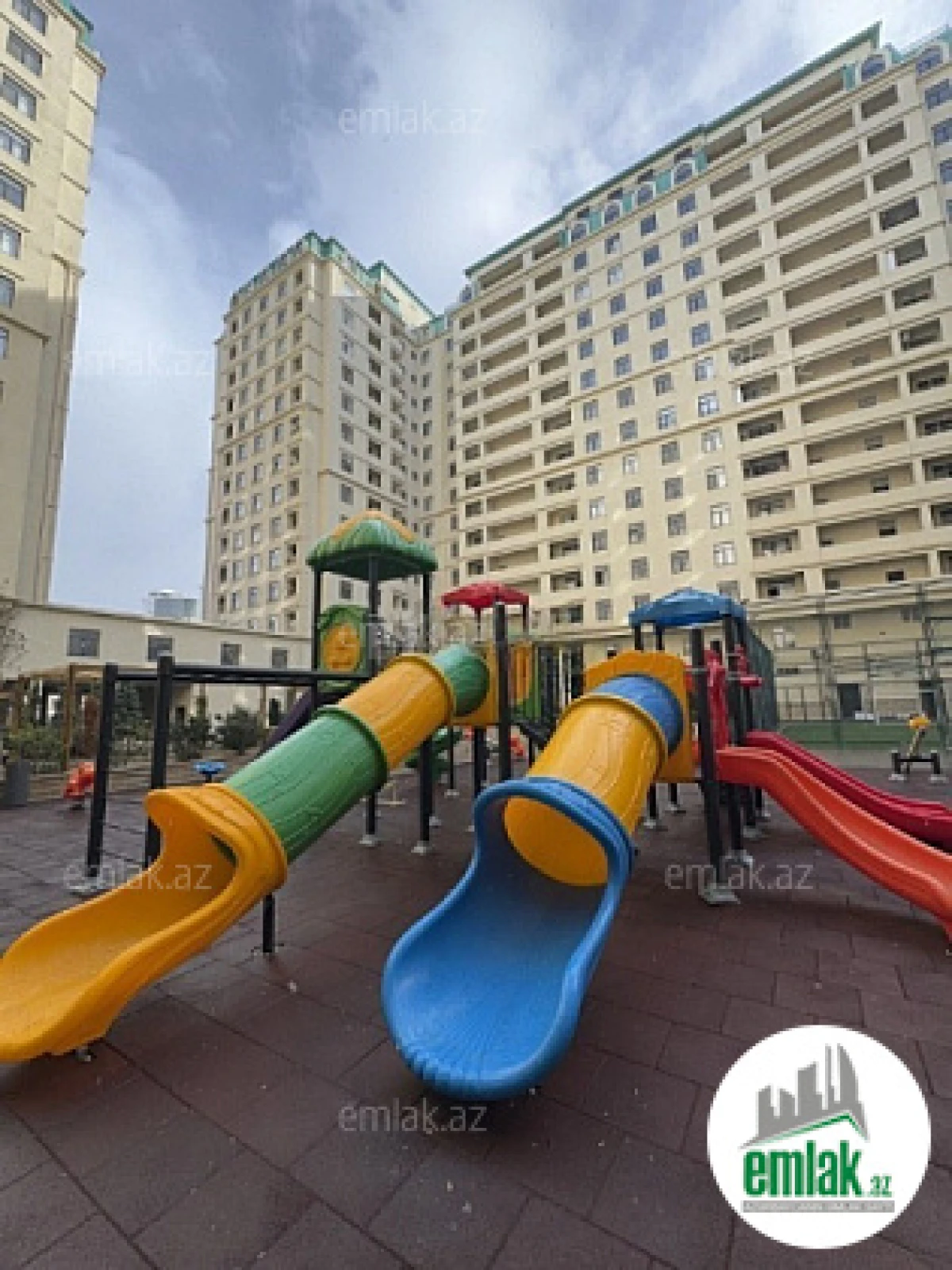 Satılır 2 otaqlı yeni tikili 85 m²